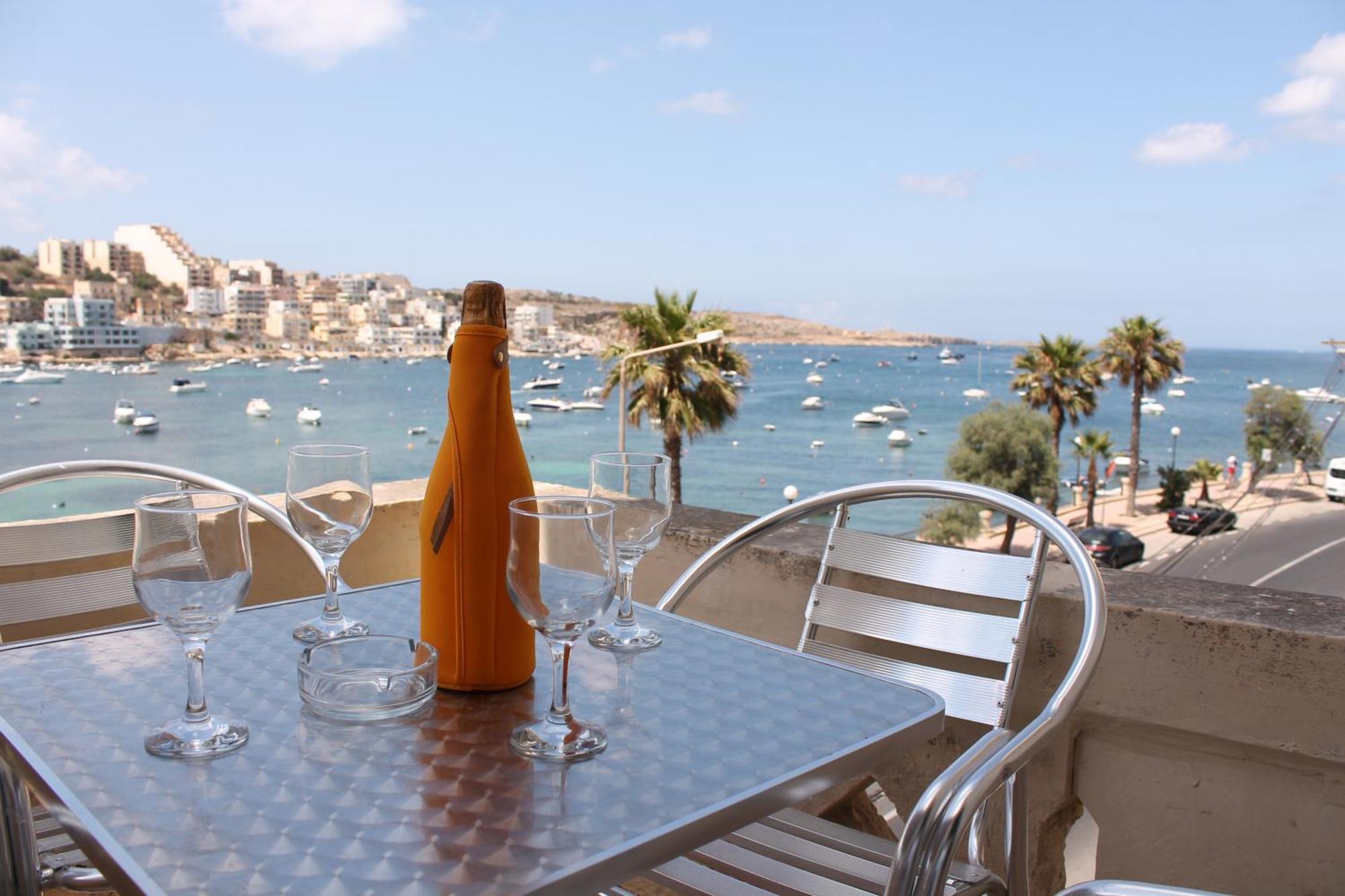 Blue Harbour 2 Bedroom Seafront Apartments With Stunning Seaviews - By Getawaysmalta St. Paul's Bay Buitenkant foto