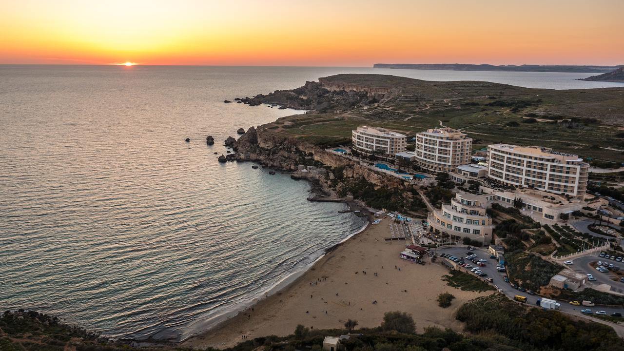Blue Harbour 2 Bedroom Seafront Apartments With Stunning Seaviews - By Getawaysmalta St. Paul's Bay Buitenkant foto